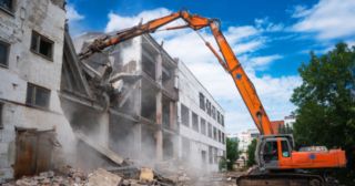Промышленный демонтаж зданий Великий Устюг, цена от 2961 руб.