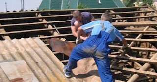 Демонтаж крыши в Великом Устюге - стоимость работ от 728 рублей за м2