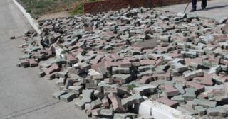 Демонтаж тротуарной плитки Великий Устюг, цена от 2961 руб.